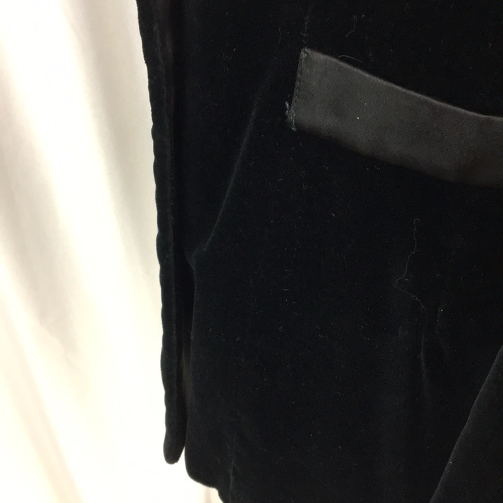 Vintage EmilyM tuxedo black velvet and satin jacket - Picture 3 of 8